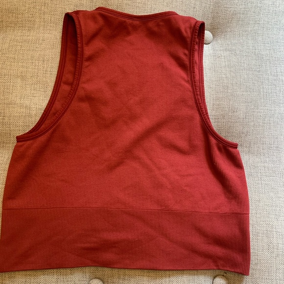 Athleta Aurora Seamless crop ribbed tank - Picture 2 of 3